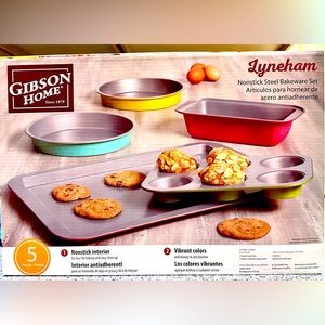 NWT Gibson Home Lyneham 4 piece non-stick bakeware
